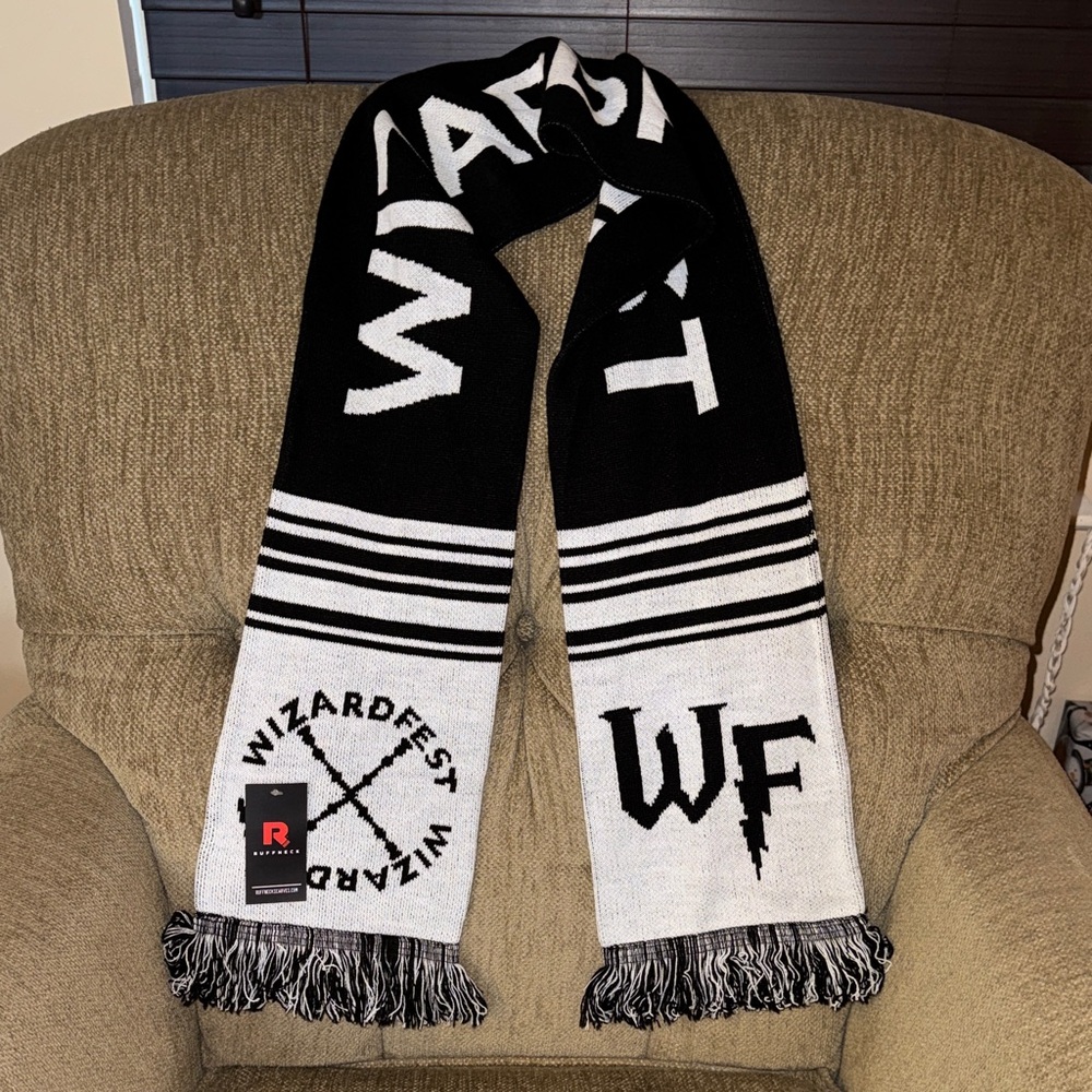 Black and White Wizardfest Scarf Unisex